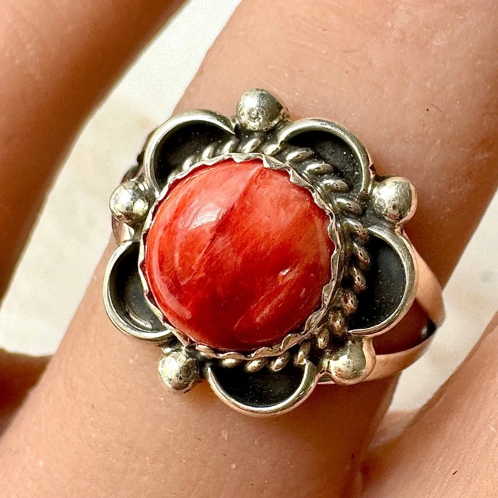 Navajo Flower Ring Red Spiny Oyster Sz 7 Sterling Silver Scalloped Native Amer